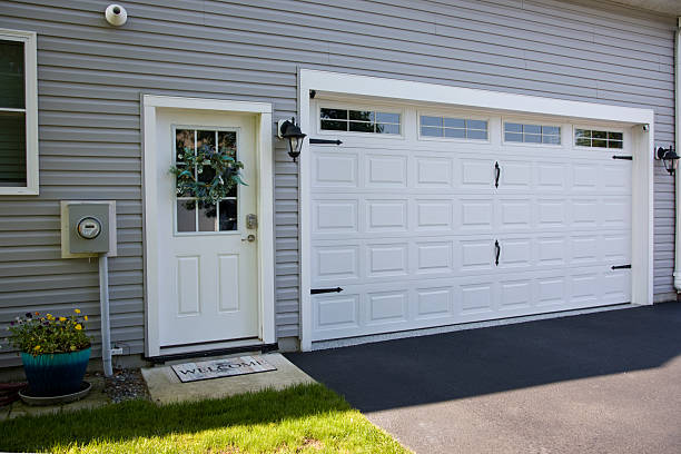 24/7 Emergency Garage Door Panel Replacement experts in Conashaugh Lakes, PA